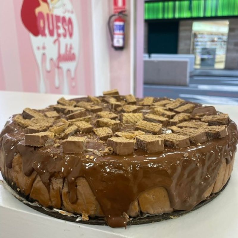 2411131116-tarta-julita-5-Kinder_Bueno